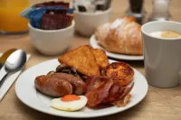 Ramada Encore by Wyndham Leicester City Centre - breakfast