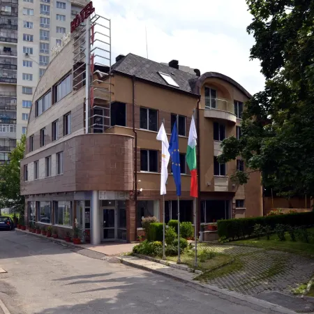 Elate Plaza Business Hotel Отели рядом с достопримечательностью «Бизнес-парк «София»»