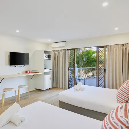 Red Star Palm Beach Отели рядом с достопримечательностью «Берли-Хедз»