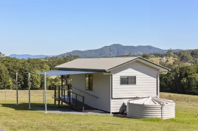 Valley Cabins by the Creek