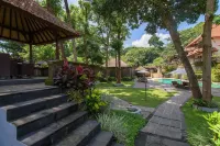 Champlung Sari Hotel Ubud Hotels near Atapa