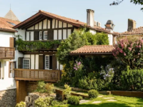 Arraya Hotels in Sare