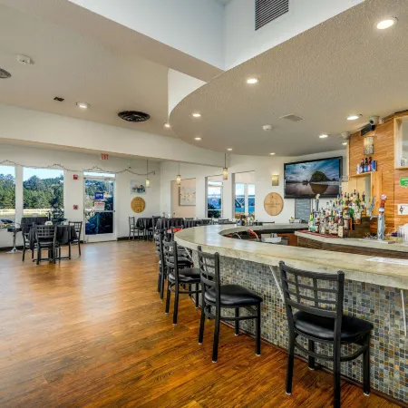 Waldport Bayfront Hotel & Restaurant