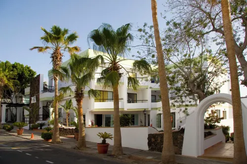 Aparthotel Esquinzo Y Monte Del Mar
