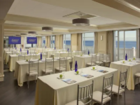 Nantasket Beach Resort Hotels in Hull