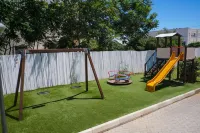 Ticho's Greenblu Hotel - Family