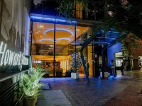 Howard Johnson by Wyndham Cordoba Hotels near Paseo Sobremonte