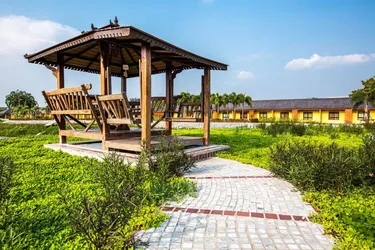 รูปภาพของพริ้วลมชมน้ำ