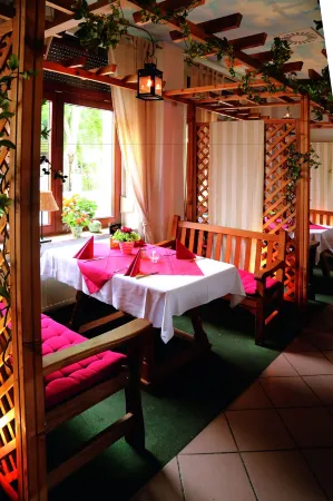 Hotel Zum Gondoliere Отели рядом с достопримечательностью «Pagode»