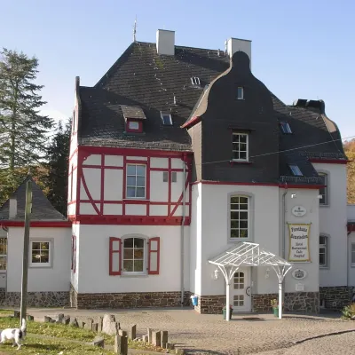 Waldhotel Forsthaus Remstecken Hotels near Maximilians Brauwiesen
