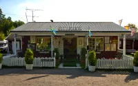 Rösjöbaden camping och stugby Hotels near Vänortsparken