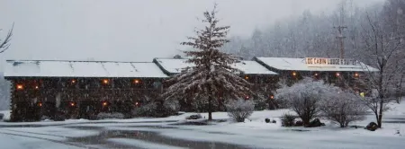 Log Cabin Lodge & Suites