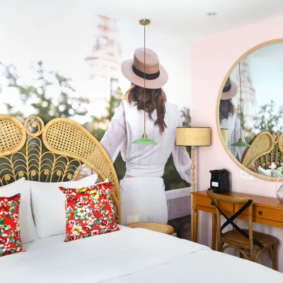 Le Glam's Hotel Hotel dekat Stasiun RER Cite Universitaire