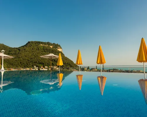 Sky Pool Hotel Sole Garda Hotels in Garda Town