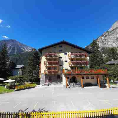Hotel Crampon Hotel Exterior