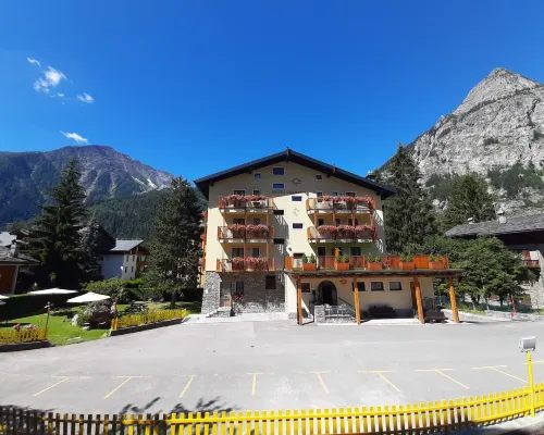 ホテル クランポン クールマイユールのホテル