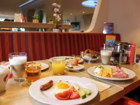 Simm's Hotel - Cityhotel Next to Metro U3 - breakfast