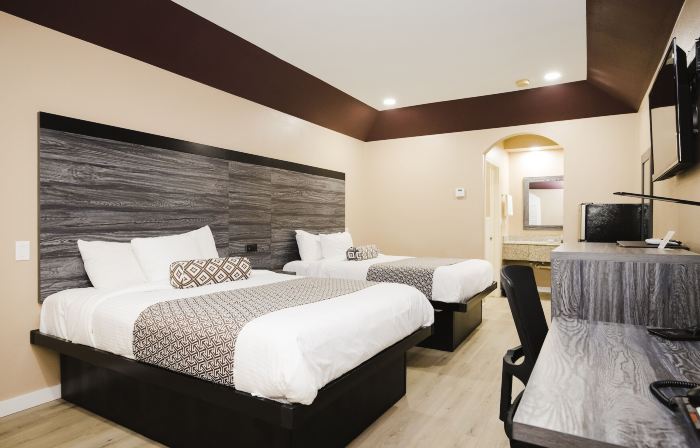 Sapphire Inn & Suites