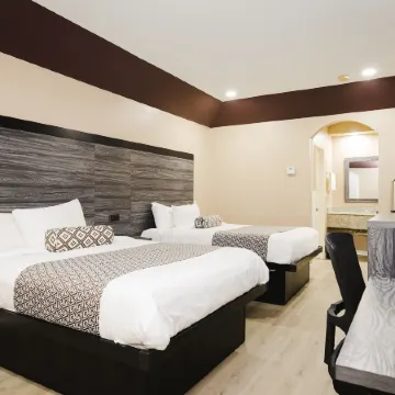 Sapphire Inn & Suites