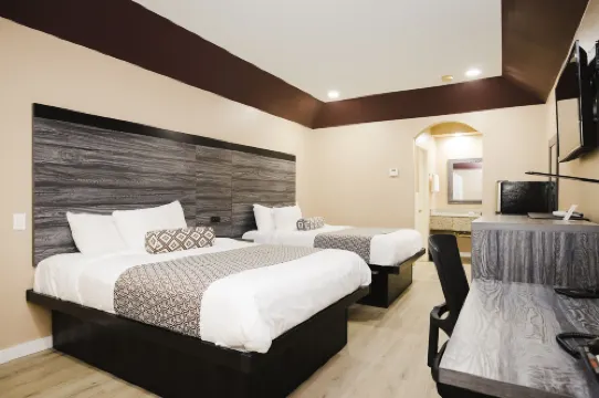 Sapphire Inn & Suites