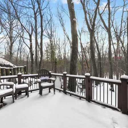 Sunset Burrow Retreat in Roscommon, MI - whole house, 3 bed, 2.5 bath! Отели в г. Джерриш Тауншип