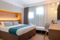 Hôtel Kyriad Montpellier Est Lunel Hôtels à : Saint-Laurent-d'Aigouze
