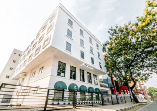 Octave Hotel - Double Road Hotels near Brigade Road