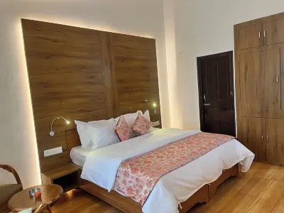 Crestmont Snow View Resort Ranikhet Hotels in der Nähe von मिराई एडोब- द्वाराहाट विलेज होमस्टे