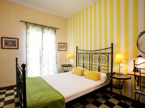 Málaga Lodge Guesthouse โรงแรมใกล้จุดชมวิว Gibralfaro Viewpoint