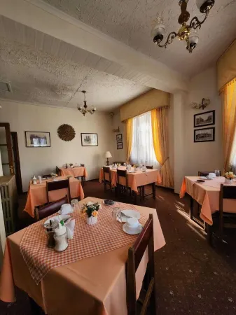 Hotel Mercurio Отели в г. Магальянес