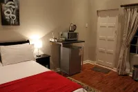 Tranquil House B&B 10 Berry St فنادق في Stormberg District