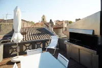 La Résidence Arles Centre Hotels in Fourques