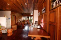 The Good View Guesthouse Hotel di Mae Sariang
