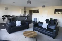 Toothbrush Apartments - Ipswich Central East - Boutique