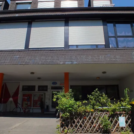 Max Hostel