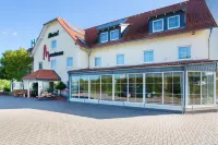 Hotel Montana Lauenau Hotels near Schloss Stadthagen