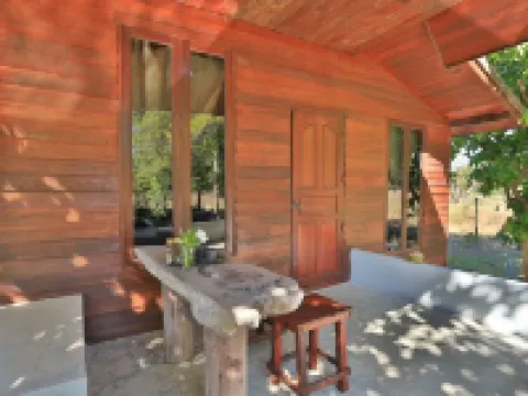 โฮมสไตล์ รีสอร์ท โรงแรมในอำเภอ ชำนิ