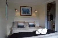 Te Mata Lodge Hotels in Thames