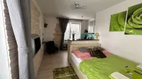 Bastien Studio Near Airport Hotels in Karlstejn