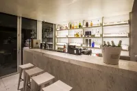 Dazzler by Wyndham Lima San Isidro - Bares