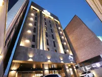 Gangneung Grey Hotel Отели рядом с достопримечательностью «Фантазийный музей чашек»