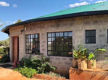 Mount Elgon Guest House Отели в г. Эндбесс