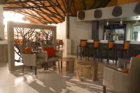 Cresta Marang Gardens Hotel - parkir