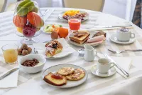 Hotel de La Ville - breakfast