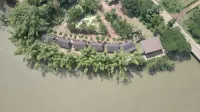 Tara Resort Nakae Renu Hotels near Wat Don Khaolam