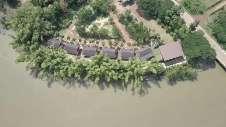 Tara Resort Nakae Renu Отели в г. That Phanom