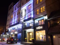 Hotel Sterling Garni Hotels near فوشتوفاز