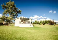Reflections Guest Farm - Farmhouses