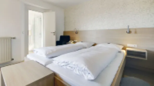 Hotel Restaurant Bauer Großbettlingen Hotels in Nürtingen