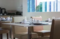 Aquarena Hotel - فطور